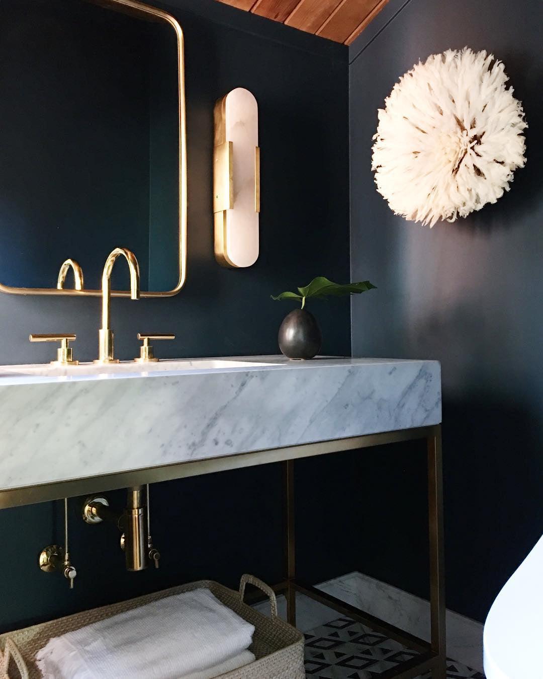 Elegant Elongated Alabaster Wall Light Fixture for Modern Home Decor