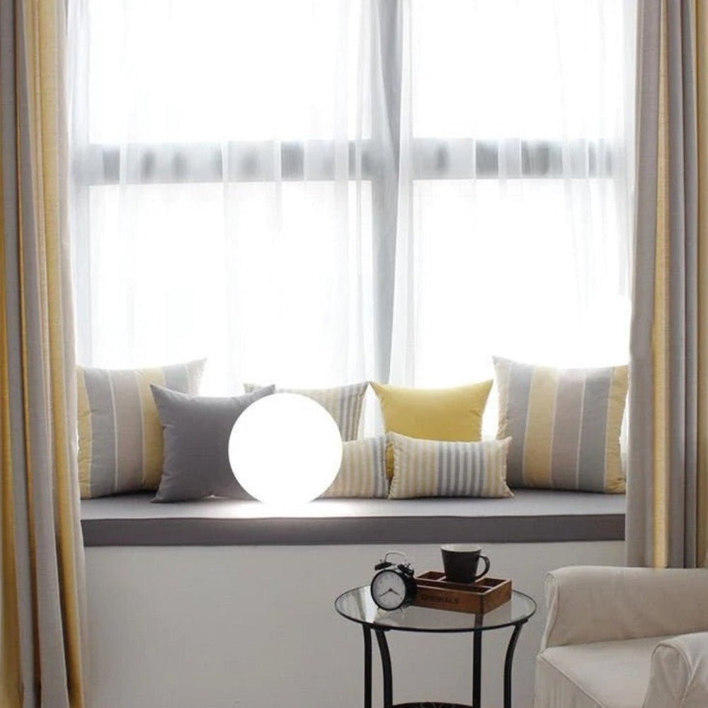 Outdoor Waterproof LED Globe Light for Garden and Patio Decor